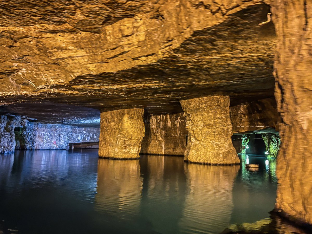 SnippySpree's tweet photo. Boone Terre Cave diving: https://t.co/4ZZcgVJnL6