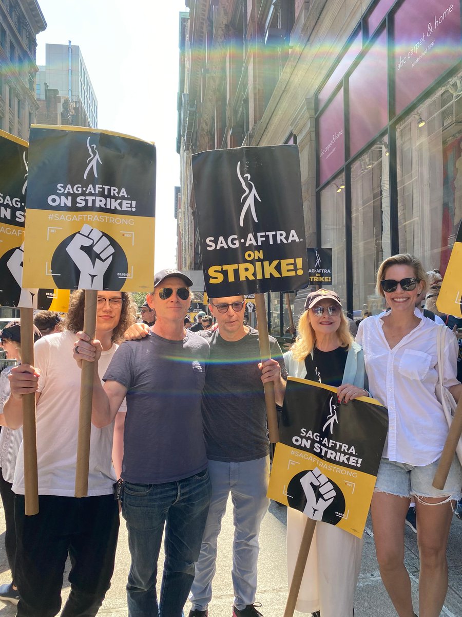 sagaftra's tweet photo. Thank you to everyone who joined the #SAGAFTRAstrike picket lines in NY today! Your #SAGAFTRAstrong solidarity inspires us 💛

#sagaftramembers, rest up this weekend, and we'll see you back on the picket lines next week ✊ https://t.co/VDXRITRtDc