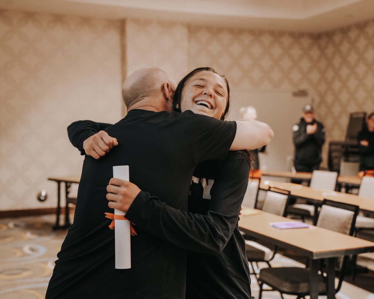 clemsonwsoccer's tweet photo. Graduation ceremony, road trip style 🥳

Congrats @SydMinarik on this amazing accomplishment, we are so proud of you 🫶 https://t.co/xiZDupmdvn
