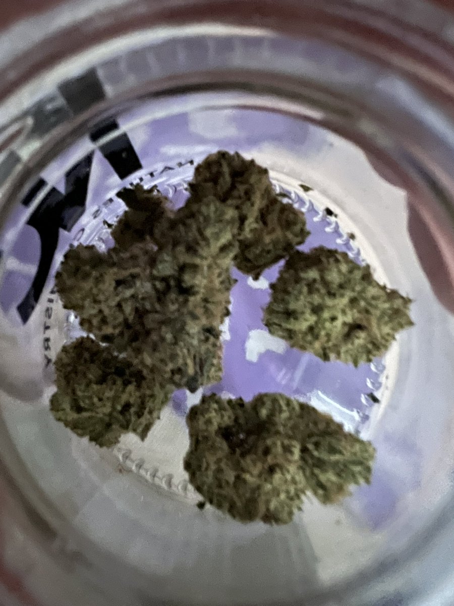 bmaas287's tweet photo. For the longest time #weddingcake has been my favorite but… 

With testing different options @TheDispensaryNV I think #faceonfire may be the new one! 

Love the results and the actual sensation you feel in the face as smoking. #cannalove 💚 https://t.co/dd9wtjMKFt