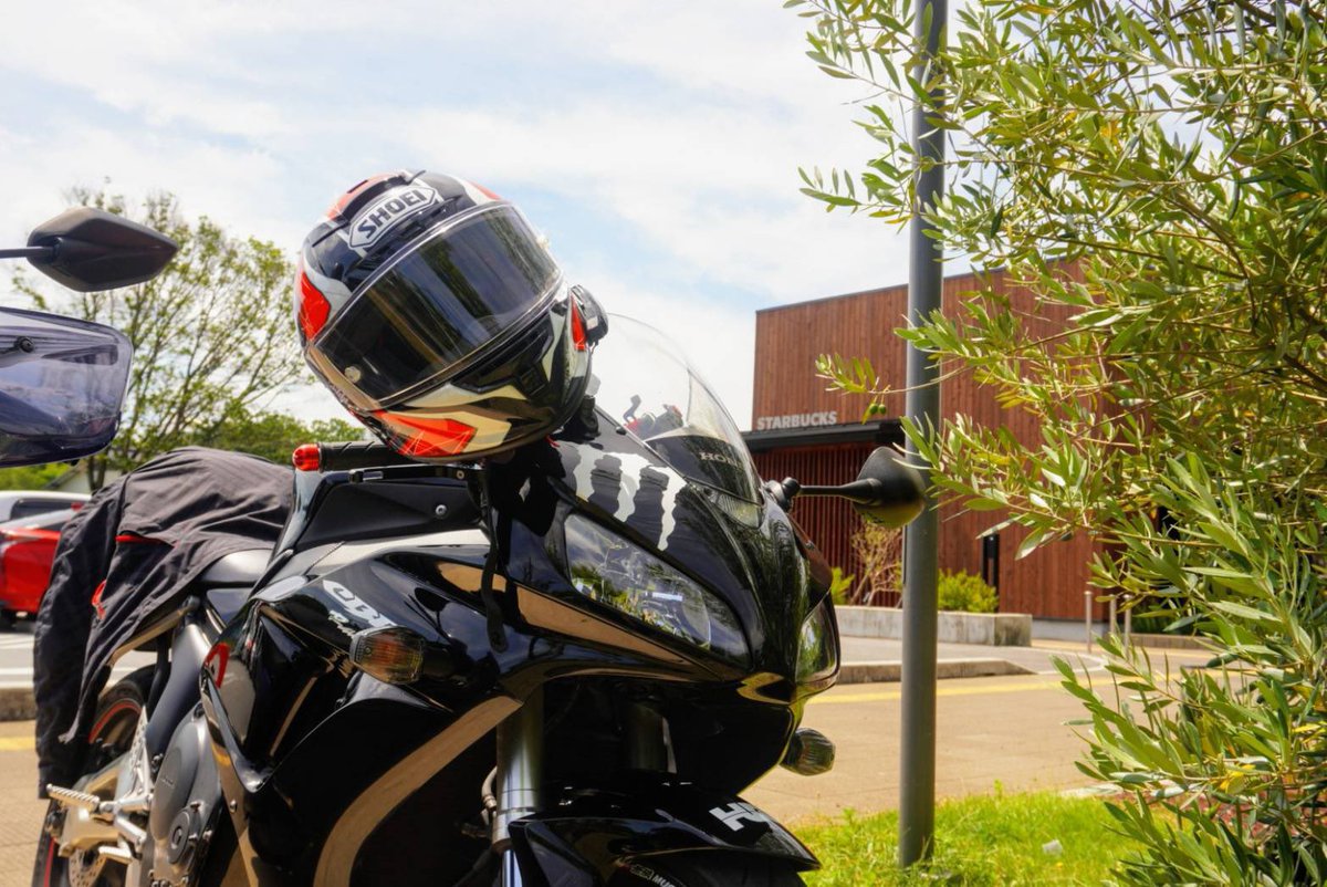moncham_cbr's tweet photo. 名前:ゆーこ
年齢:30代('93)
住み:京都
車種:CBR1000RR(sc57後期)
好き:猫🐈‍⬛さっくす🎷スノボ🏂🔰

女子力ゼロ系超絶自由人◎

#バイク乗りとして軽く自己紹介 
#バイク乗りと繋がりたい 
#バイク好きと繋がりたい https://t.co/jDRWrAVY8H