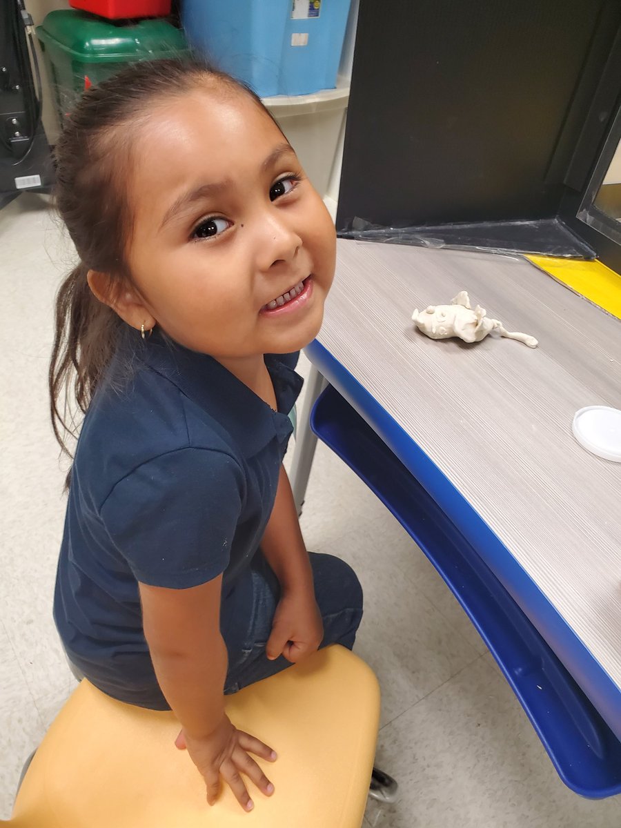 LitEaglesMaker's tweet photo. PK3 STUDENTS creating a mouse on their 1st day in MakerSpace https://t.co/uimTUtPFQt