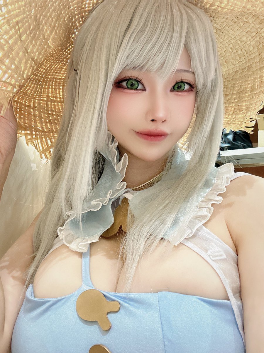 今日はアーリギアのニナちゃんとしてbilibiliブースにいますよ〜！
捕獲して来いねw
 #C102 #アテギア https://t.co/44BtNJEPc8