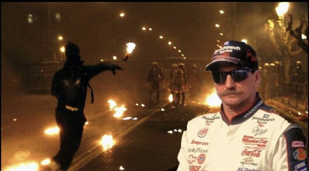 what's the point of being a band on twitter all I can do is get on here and cry about dumb shit y'all don't get on here to look at tours u use ig for that why am I HERE dawg