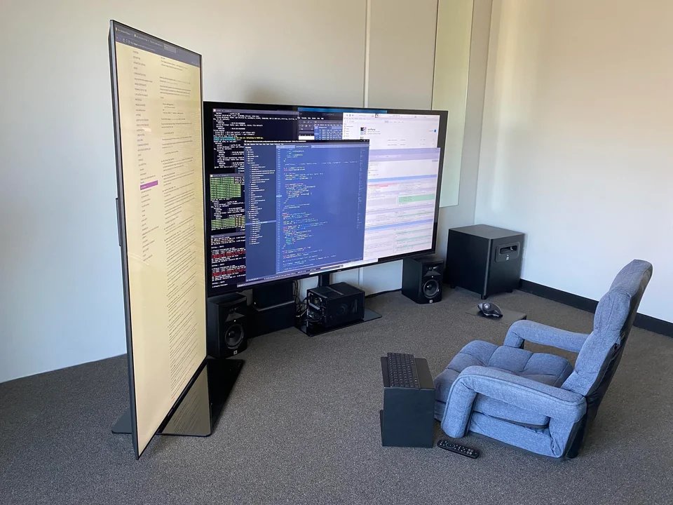 elyktrix's tweet image. Real programmers code like this