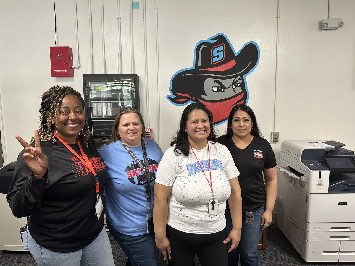 tanyania's tweet photo. Representing school spirit, I believe shows you are invested and supporting the campus culture!!!! Loving 🥰 my new @Skyline_Raiders gear! #campusculture #spiritdays #Region1Excellence #OneTeamOneFamily https://t.co/HXFjoT9yT0