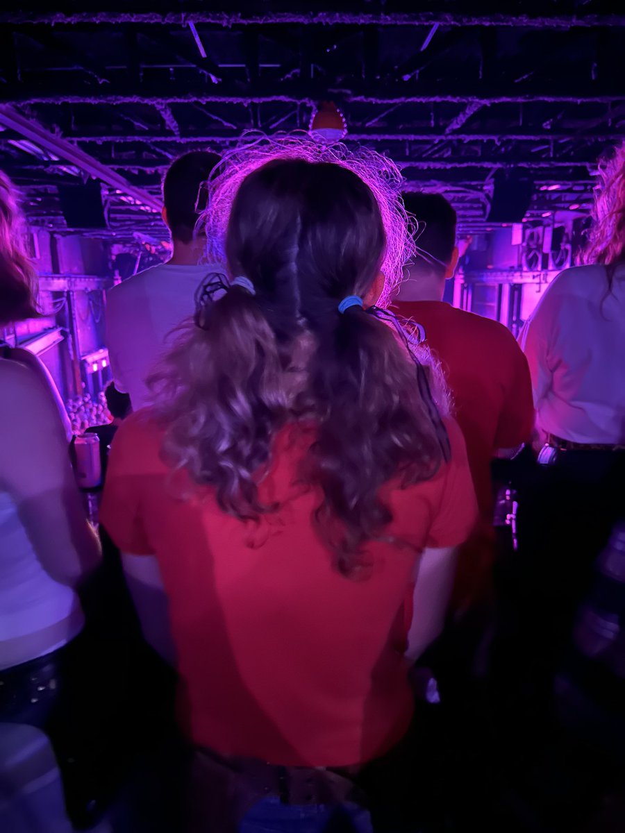 guidoethics's tweet photo. i can’t see but so content just to watch her dance https://t.co/KeUpBIIywg