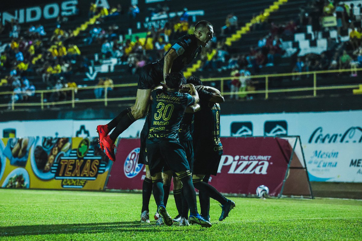 atleticolapaz's tweet photo. ¡Puro Sinaloa! 🔥

El  sinaloense Michelle Benítez anotó el segundo gol de la J4 en la @LigaMXExpansion 

Que se escuche fuerte…¡Vamos La Paz! 😎 https://t.co/yZvxfj52JI