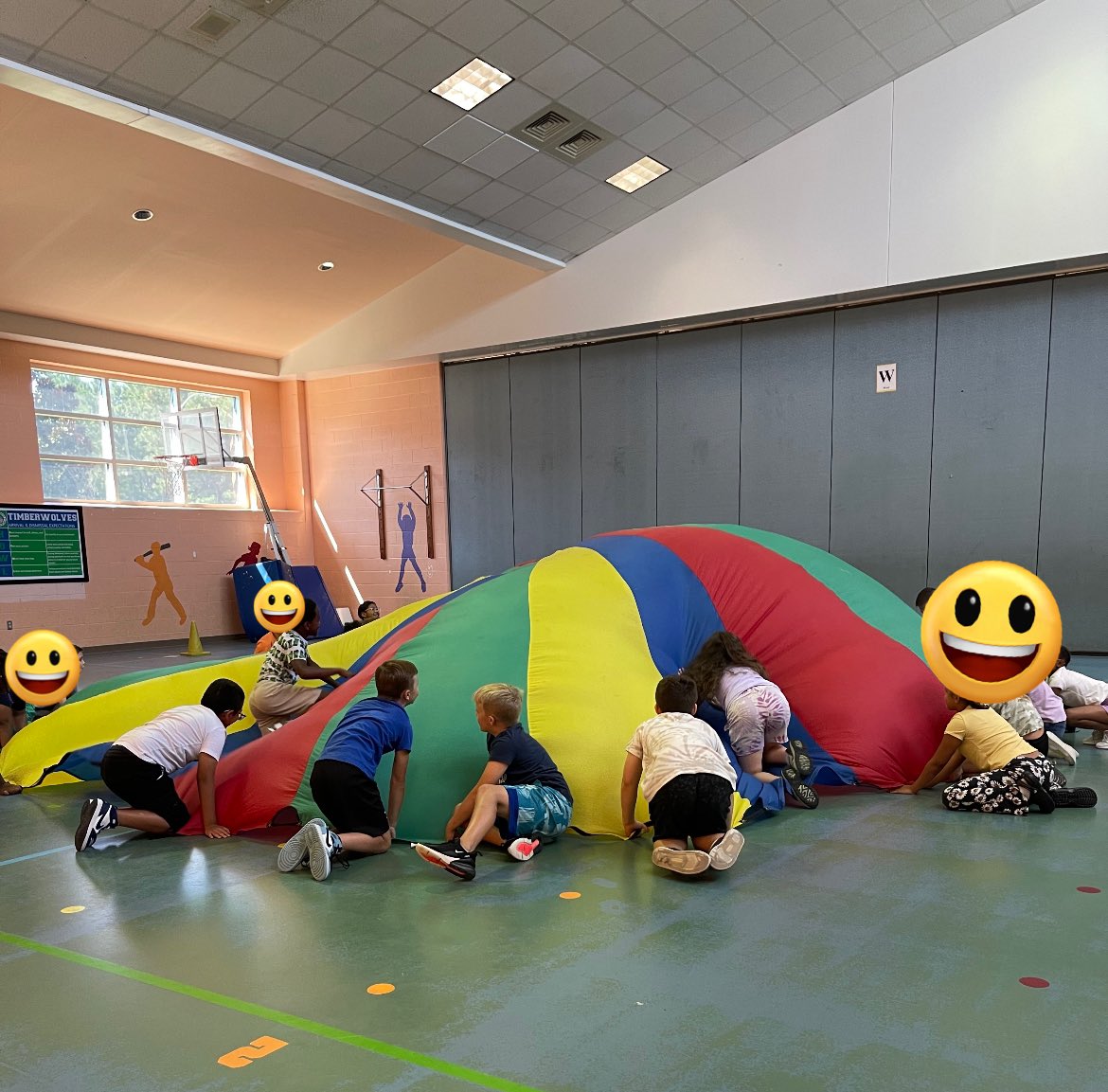 TimberDriveES's tweet photo. It was a great week #2!  We are full speed ahead into the new school year!  #UnleashYourInnerWolf https://t.co/1Nf2Pu4sVG