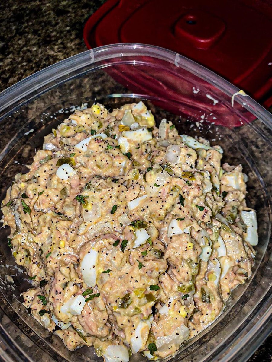 stormnyx_'s tweet photo. Ain’t nothing like some “BOMB HOMADE TUNA SALAD” 😍 https://t.co/SMupRnT8ch