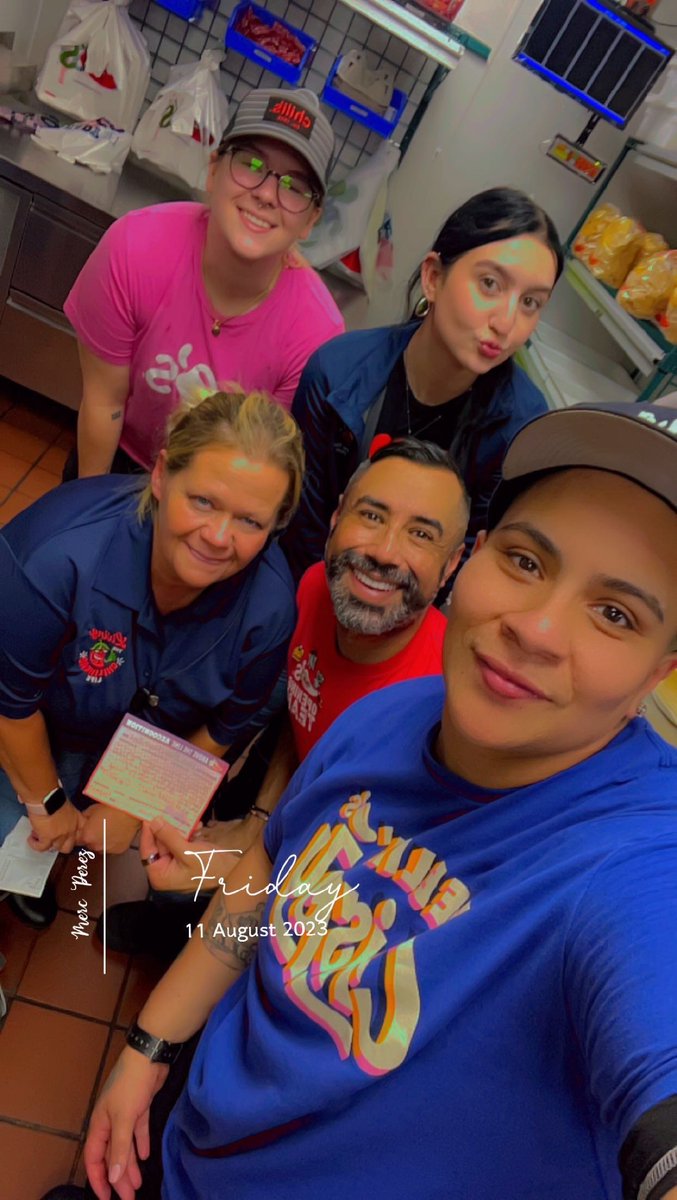 melissadavis918's tweet photo. Recognized these 4 for being so awesome and for playing restaurant with me on a 18K Thursday #chilislove #NROTrainers #Crestview @FussyGussy007 @Billsmakemesad @ARoberts0525 @rhyman101 https://t.co/5IESFPEnET