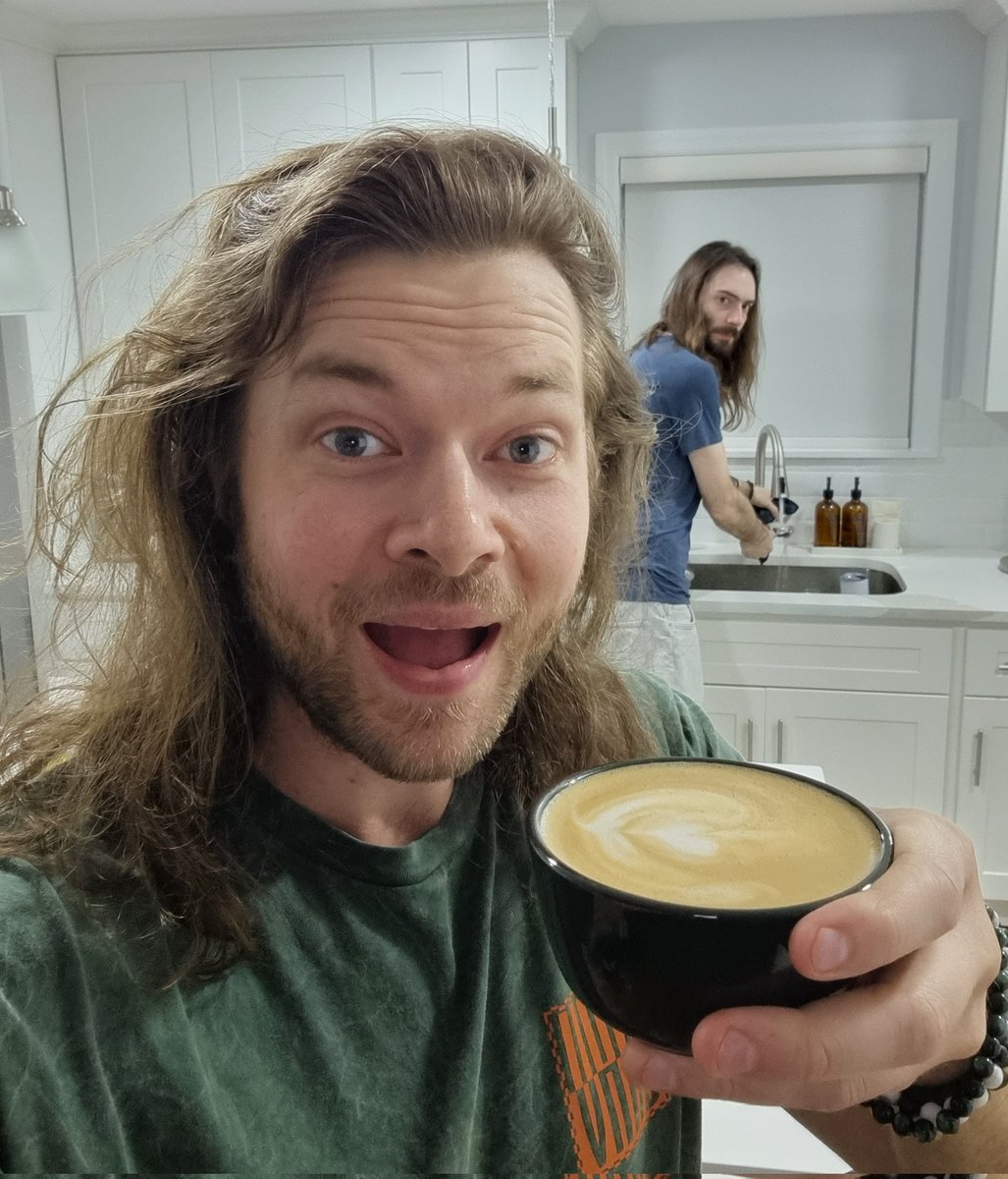 BeatemupsWood's tweet photo. I'm drinkin' at Bob's Big BEAN 🫘☕️ https://t.co/xH7O5lXKLt