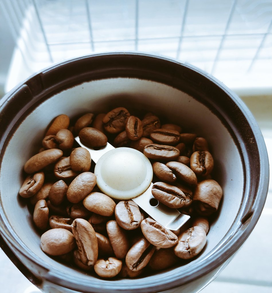 coffee_asagi's tweet photo. 今朝のコーヒーは、
長崎KARIOMONSCOFFEEさん(@kariomons)の、エル・グアゴ農園/ホンジュラス/ナチュラル。(購入は、高円寺のMcQUEENCOFFEESTANDさん(https://t.co/FTcpgwzEdV))

パッションフルーツの爽やかな香り、甘さ。
出張先へも持参。

#ホンジュラス
#コーヒー
#coffee
#kariomonscoffee https://t.co/gNp0KWgq6v