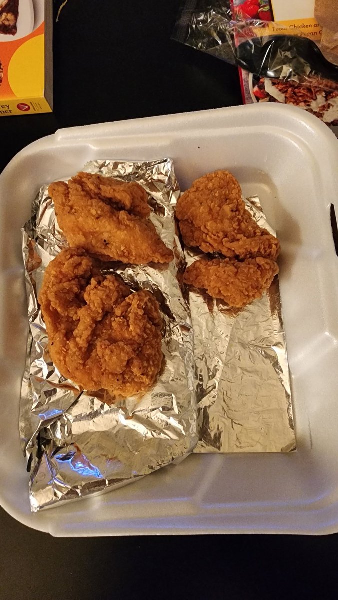 alter40's tweet photo. Wow I got the chicken strip tray from @CookOut that used to be a great deal. Now all I got were like 3 chicken nuggets. I guess times have changed. https://t.co/kzJlo9GEAG