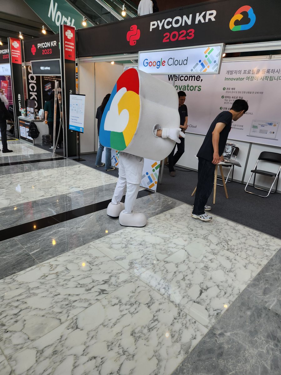 Vazrupe's tweet photo. 파이콘 오랜만에 온다

@PyConKR #pyconkr #파이콘한국2023 https://t.co/NJMnj2jizK