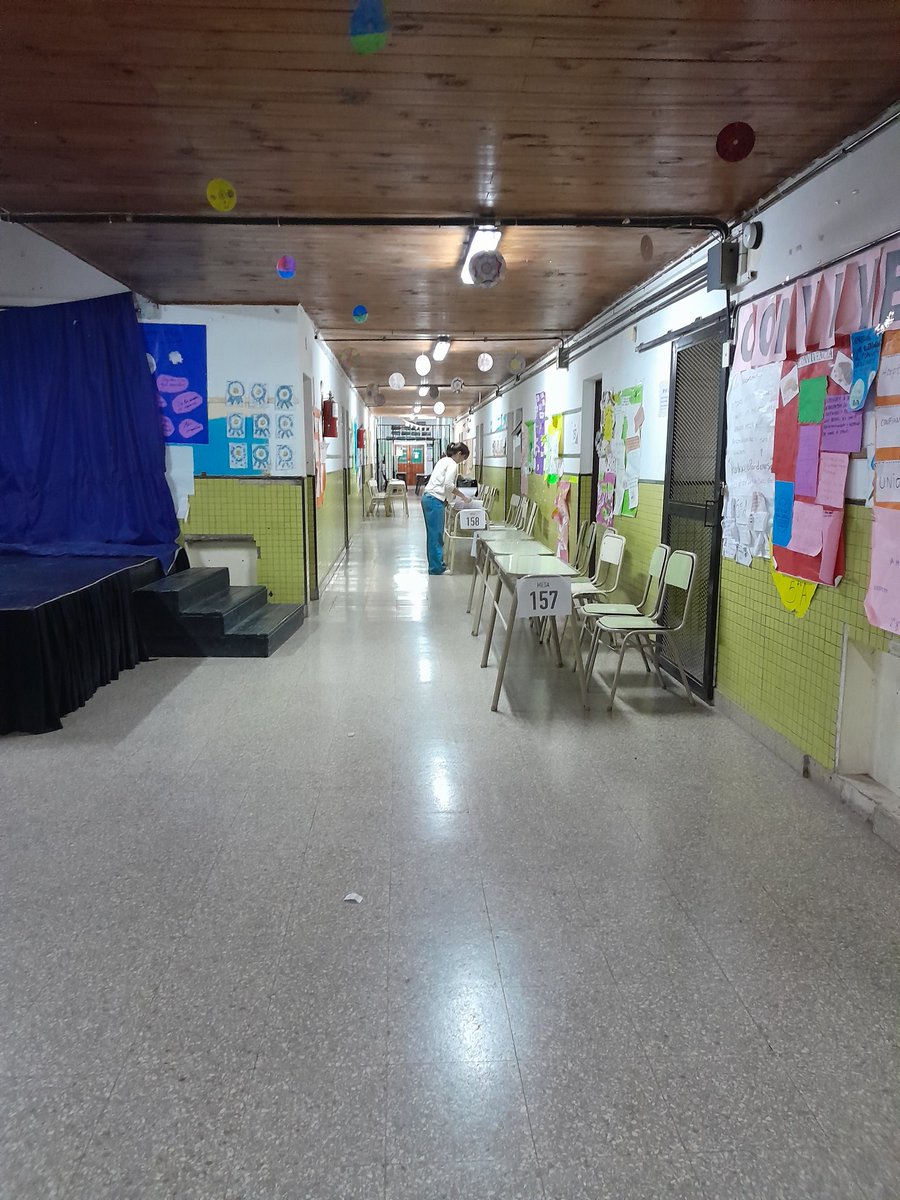 ocho_zona's tweet photo. Preparada la escuela para el domingo 
Vamos @jaimemendezh Intendente 
@delatorrej @Hncalvente @hugoreverdito @dlTorrePablo @SabiiiLop @NigroFrancisco @majotedeschi @miguelnietosm @juanesper @Piojomendez https://t.co/cO4Y9IVhsy