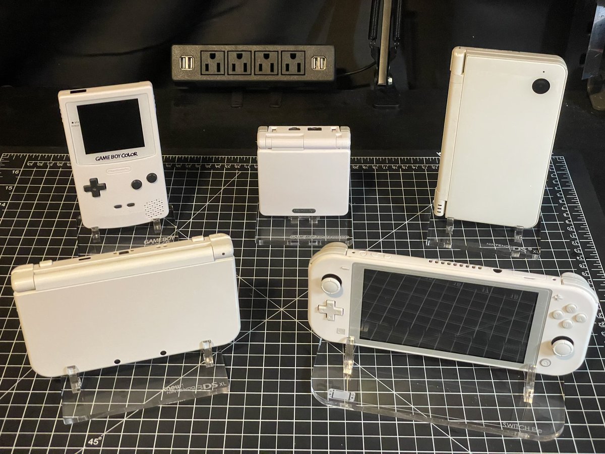 WeAreVolcanicus's tweet photo. Non-Transformers related, but I finally finished modding and re-shelling my handheld gaming collection https://t.co/SbW2EYCEEn
