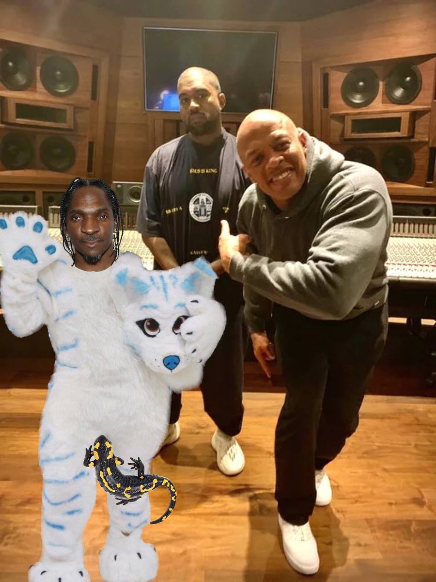 JuniorToots's tweet photo. @PopCrave PUSHA T FUCKED A DEAD RACOON AND ATE IT #ScaredOfThe6 #BB25  #FURSUITFRIDAY https://t.co/s23MSgdclk