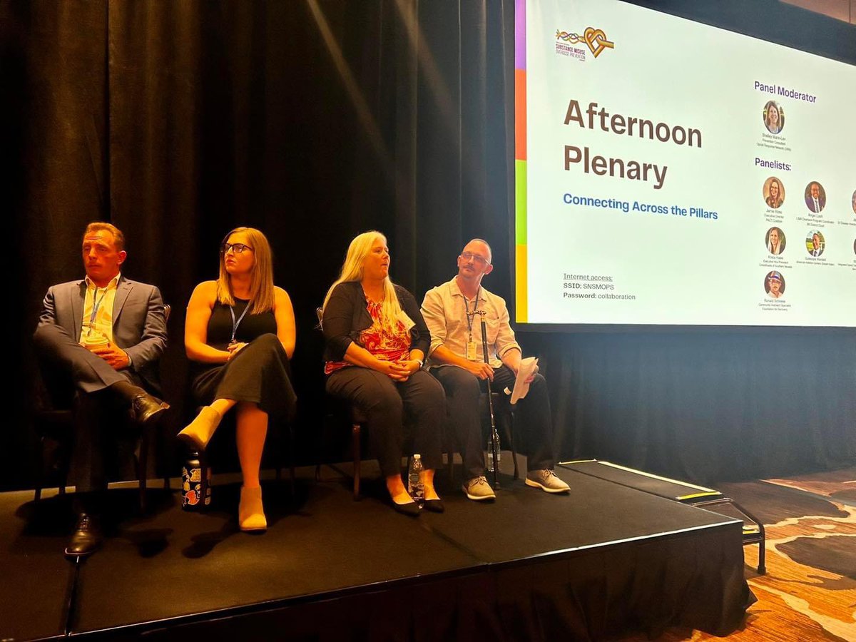 ForRecovery's tweet photo. Some of our amazing staff representing the recovery community and presenting at the 2023 Southern Nevada Substance Misuse and Overdose Prevention Summit.
#PeerSupport #overdoseDataToAction #recoveryworks #recoverycurrent #livingproof https://t.co/QXvGzP15dZ