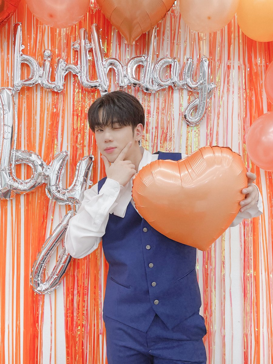 official_ACE7's tweet photo. [#ACE_HBD] 🎂

230813 #여름보다뜨거운_병관이의_생일을축하해

병관이랑 떠나는 생일 기념 추억 여행 🧳🧡

#ACE #CHOICE #에이스 #초이스 https://t.co/0M83ReI951