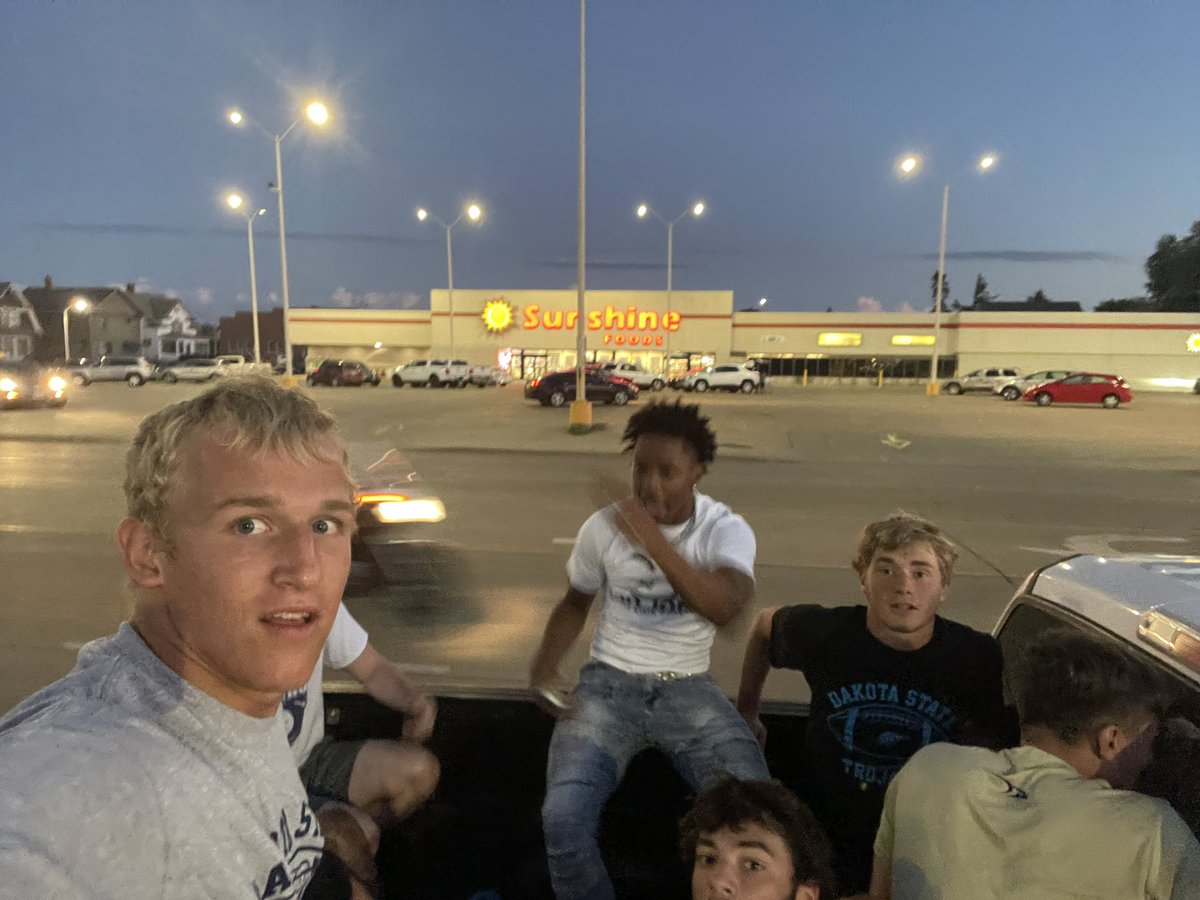 #MadisonScavengerHunt <a href="/DSUFootball/">Dakota State University Football</a>