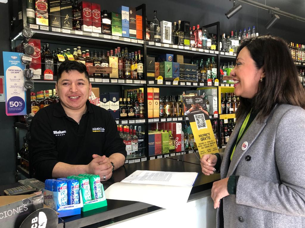 la7talca's tweet photo. Anuncian que comercializadores de bebestibles de la región del Maule estarán obligados a ofrecer y recibir botellas retornables https://t.co/I1fwfbmvTg https://t.co/8t0LFAOI8Z