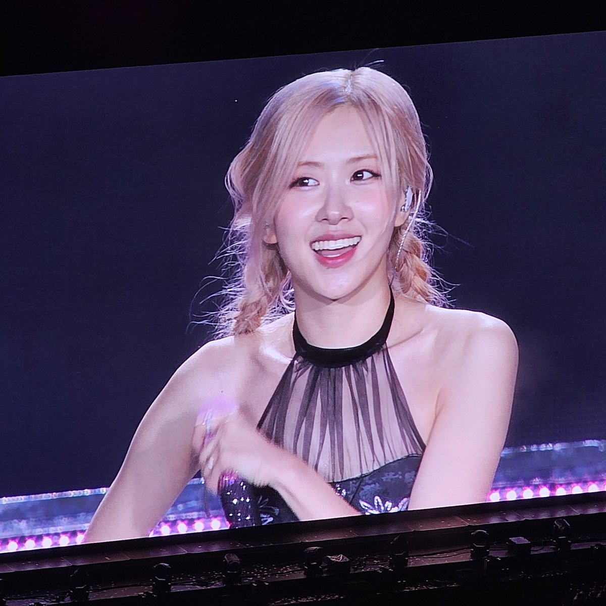 rosespics's tweet photo. https://t.co/0VzKx1vNBV