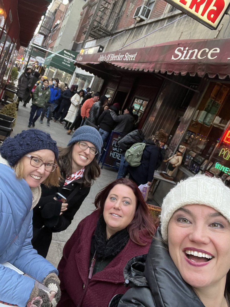 MeredithAngel99's tweet photo. @about_KAS @joeymcintyre @Fan4Life143 @macncheese_girl Yes!!! I was just about to send @joeymcintyre pics of us from NYC, too!! John’s Pizza, the stairs at Times Square—-what else could you ask for?! Wish we had a group shot at the Friends apartment, tho 😬 https://t.co/9ZQeqQUKyo