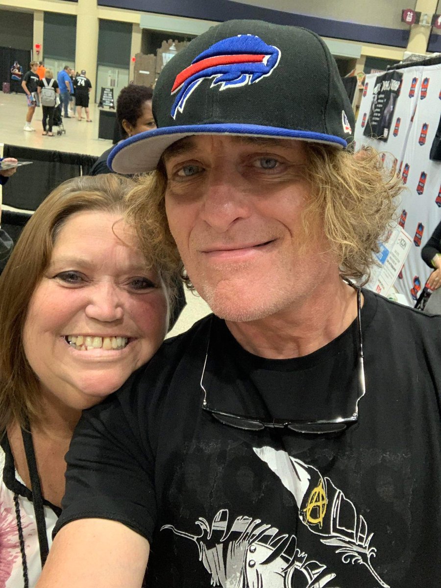 SOAMediaAddicts's tweet photo. @CatskillsNomad @KimFCoates @BobRuschActor We know - you missed the partyππ #AddictsInBuffalo #BillsMafia https://t.co/Dpskf9my8W