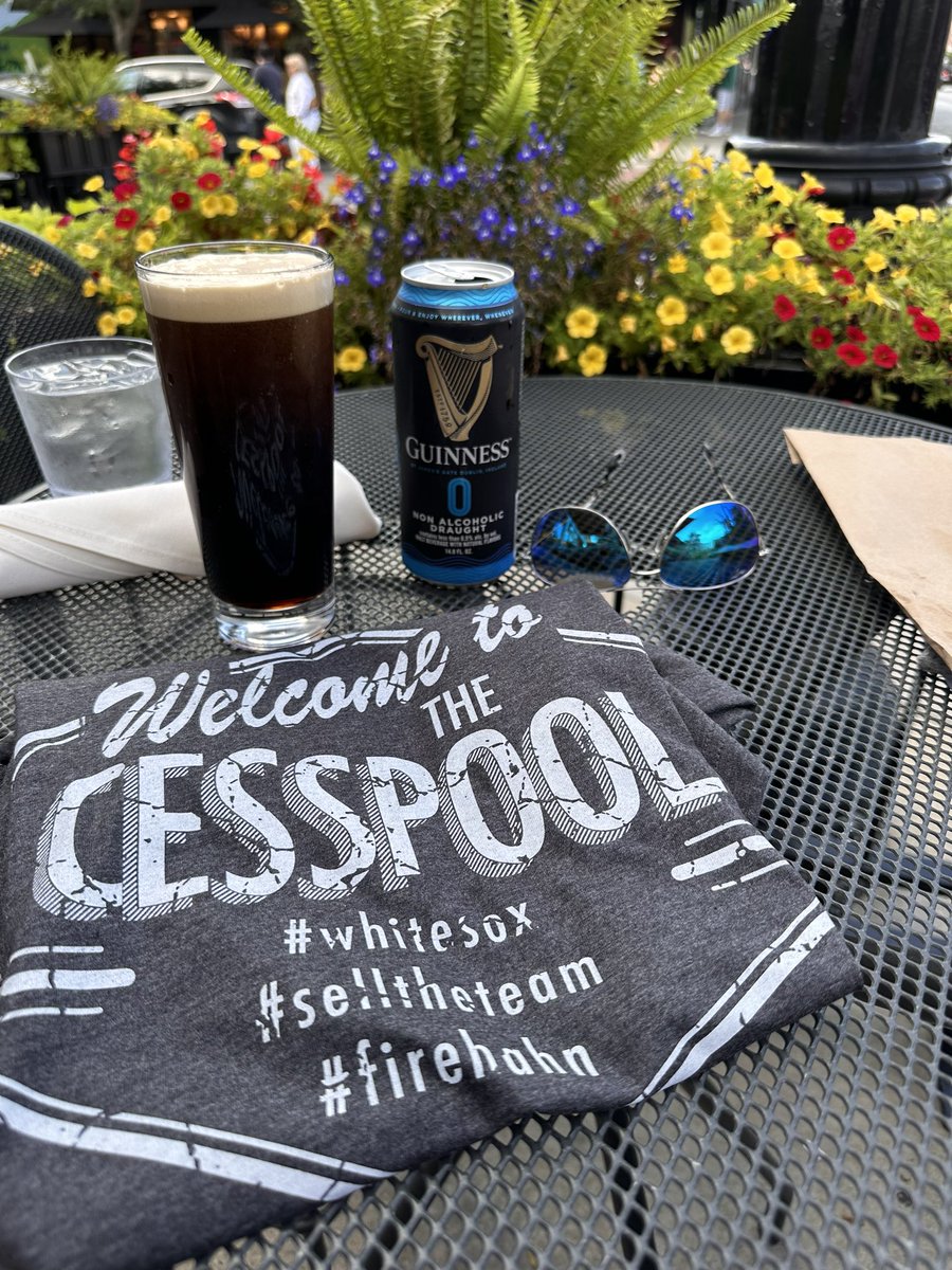 ckovash's tweet photo. Pretty sure I’ll be dressed appropriately this weekend. #108ing #whitesox #selltheteam #cesspool #firehahn https://t.co/NlIQoiFcub
