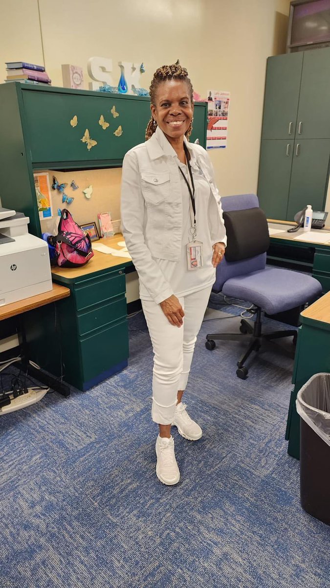 MiddleCedar's tweet photo. We survived our first week of school, so we decided to have a little school spirit and “White-Out” Cedar Grove Middle School!🥼@DeKalbSchools @DCSDRegionVII @FultonCoSchools @tpatchison https://t.co/hrA1rMl9NW