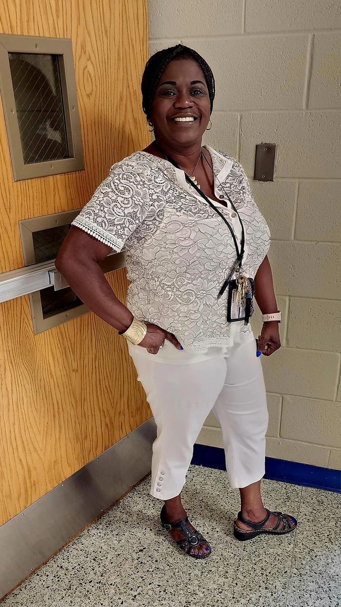 MiddleCedar's tweet photo. We survived our first week of school, so we decided to have a little school spirit and “White-Out” Cedar Grove Middle School!🥼@DeKalbSchools @DCSDRegionVII @FultonCoSchools @tpatchison https://t.co/hrA1rMl9NW