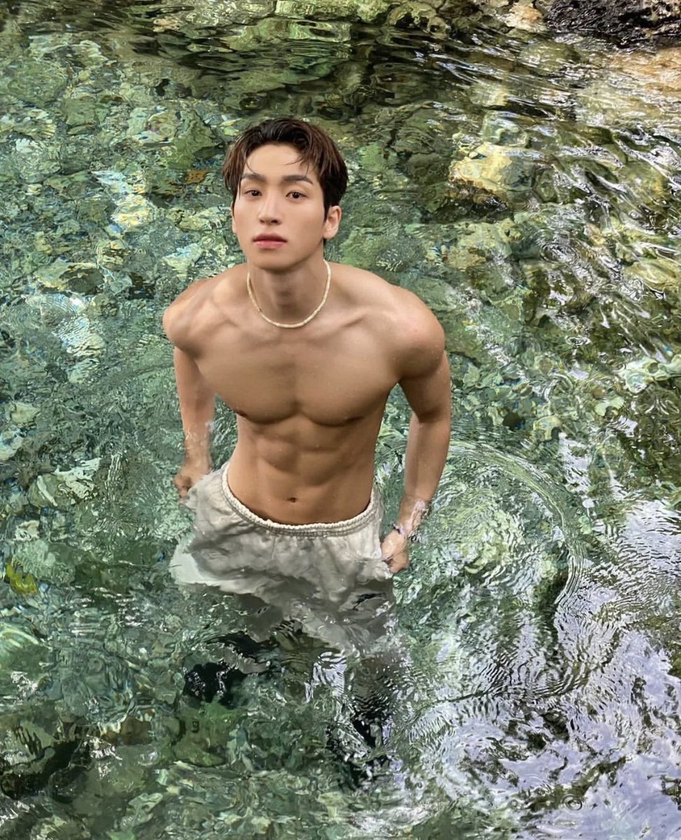 NoirLabels's tweet photo. over 10 years ago, i began training to make my debut as an idol, tomorrow, my dream will finally come true. 🌟 

thank you to everyone who has patiently waited for my debut or supported me along the way ! 

i prepared a little gift  🎁  of some photos i took recently. 

- shin 🤍 https://t.co/w1OhEYPRsD
