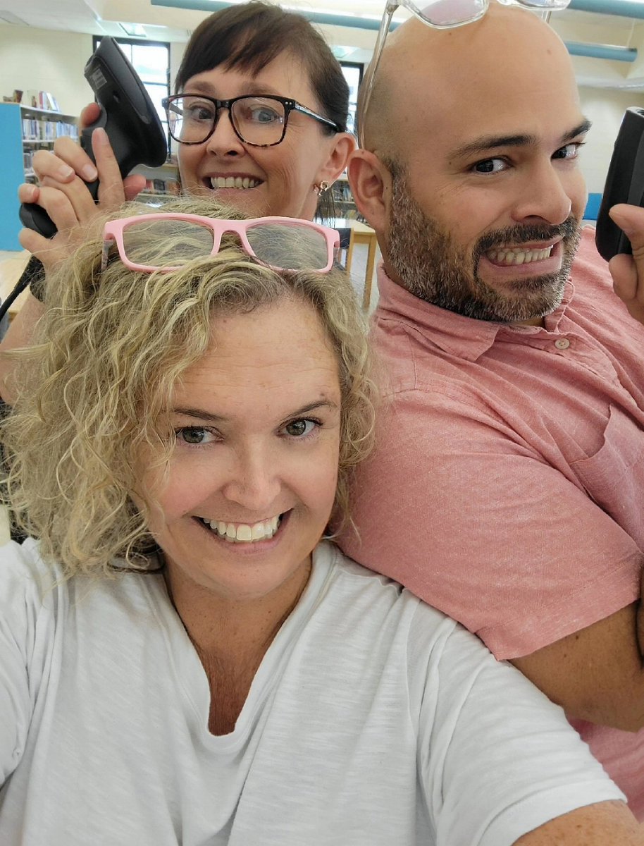 vbhsmediamagic's tweet photo. When work is so much fun that it doesn't feel like work.... love my
#librarycrew! 📚
#betheblue💙
#bluenation🐾
#8thgradeisnext💻 https://t.co/yYeCCgs6cL