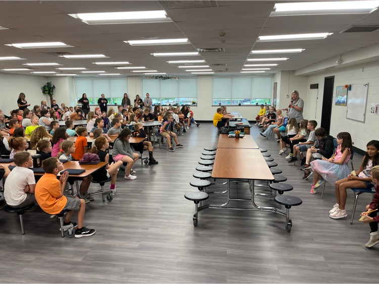 CentralLCSC's tweet photo. 👋🏼 Hey 3rd grade parents! Don’t forget to chat with your kids about the broken plate demonstration at CES today. They’ve all pledged not to break anyone’s plate while at school! 🍽️ #CESValues #PlatePromise https://t.co/FqL7XJG2IZ