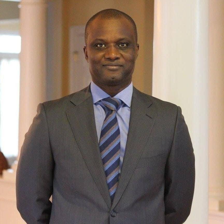RahmaneSARR's tweet photo. Si Ousmane Sonko ne peut pas être candidat, par conviction et par responsabilité, il devra soutenir une candidature avec un projet souverainiste et de libération. Nous lui souhaitons d’abord de sortir des griffes de la justice en bonne santé.
#FreeSenegal
https://t.co/6qIFWOARbs https://t.co/OjAzBQ0Rcc