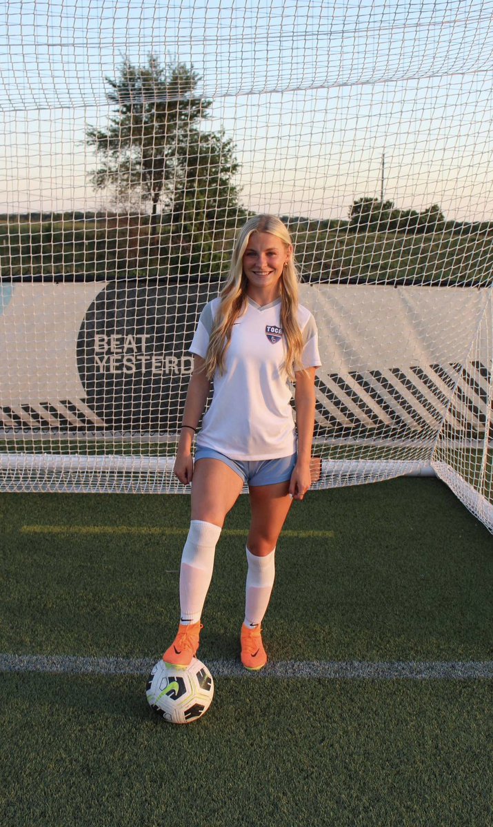 marykatelillis's tweet photo. Media day with my favorite team!! SO EXCITED to get this @NationalLeague season started!! @tocafutbol @SoccerMomInt @HSSoccerKC @ImYouthSoccer @DrakeWSoccer @WASHUwSoccer @HCrossWSoccer @ImCollegeSoccer https://t.co/Dz1xVy1Y4q