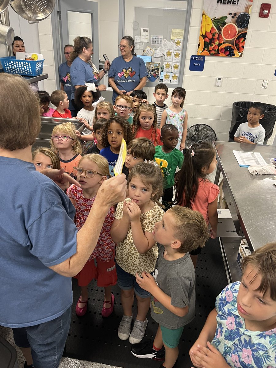 atwells_class's tweet photo. Our GingerBread hunt was a success! https://t.co/YLxKB44jMg