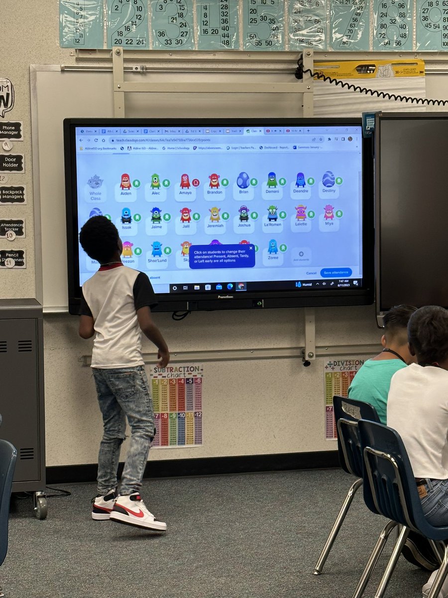 Mrs. Longoria 4th grade teacher ❤️ tweet media