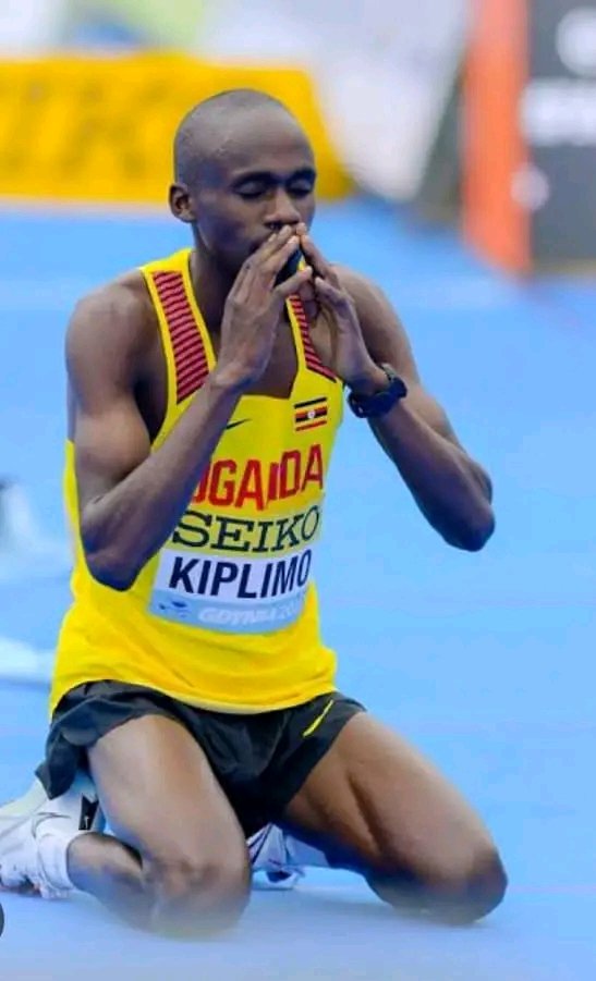 OijaFred's tweet photo. You have a broken our hearts, but you're still a champion. Kiplimo Jacob quick recovery.... #budapest2023,Hungary #Uaf #icebath #fibred elite massage https://t.co/kzUOYMTKvo
