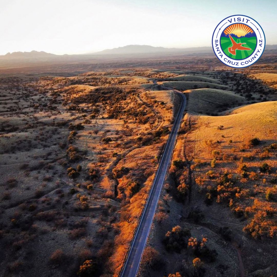 visitnogalesaz's tweet image. Summer road trips are still in full swing and #SouthernArizona is calling your name! 😎🗺️ Make your next weekend trip one to remember by exploring the beautiful landscapes of Nogales-Santa Cruz County. 

#EscapeToSantaCruzCounty #GetOutsideAZ #SummerTravel2023