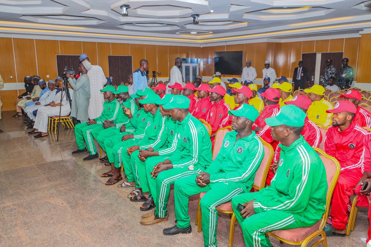 daudalawal_'s tweet photo. Earlier today, I inaugurated the first phase of the Zamfara Youth Sanitation Programme (ZAYOSAP) with the mandate of cleaning Gusau and its environs. 

This is in line with my administration's commitment to promoting hygiene, preventing diseases, and creating jobs for our youths. https://t.co/yeVp2F9wYL