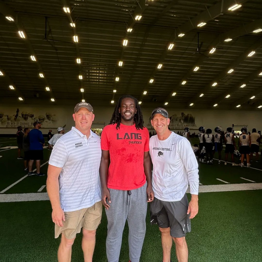 Blessed to receive an offer from Harding University @CoachBray_HU <a href="/PaulSimmonsHU/">Paul Simmons</a> <a href="/Harding_FB/">Harding Football</a> <a href="/RedDogFootball/">S-Dale Bulldog FB 🦴🔗</a>