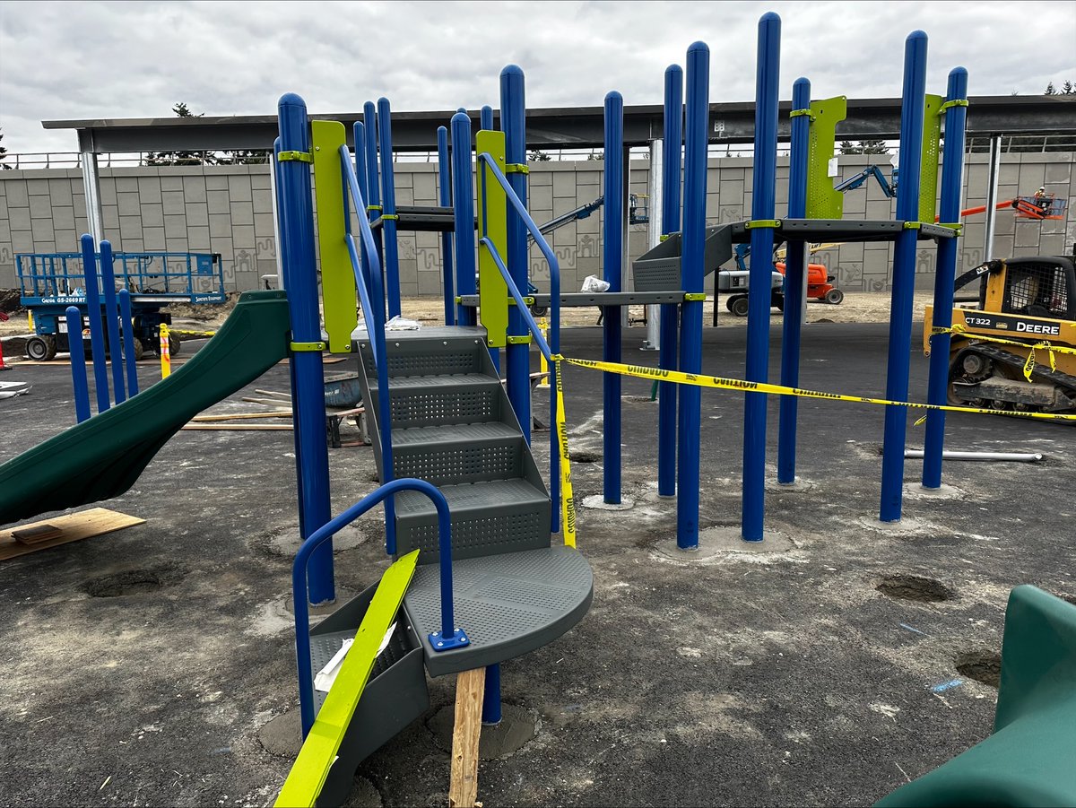 MarkTwainFWPS's tweet photo. Our bullfrog playground is getting closer and closer to being completed! We look forward to welcoming our bullfrogs back on August 30th for our first day of school. 🐸 https://t.co/nTR85tUfip
