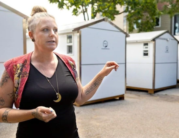 LFPress's tweet photo. The Unity Project opened its doors Friday so some politicians could see 13 tiny homes it has put up in its parking lots
@RandyRatLFPress checked them out, too
https://t.co/8JCn8v7OFZ https://t.co/Qlt467ZcoJ