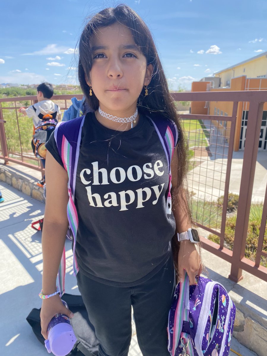 MaggieCast33's tweet photo. Thank you to our STUCCO reps and students for amazing activities for National smile week!! A smile goes a long way, it’s contagious! @CortezSparkles @arletti03T @ReyesElementary @DebbieV04954911 @apodaca https://t.co/pgoNv14Q5F
