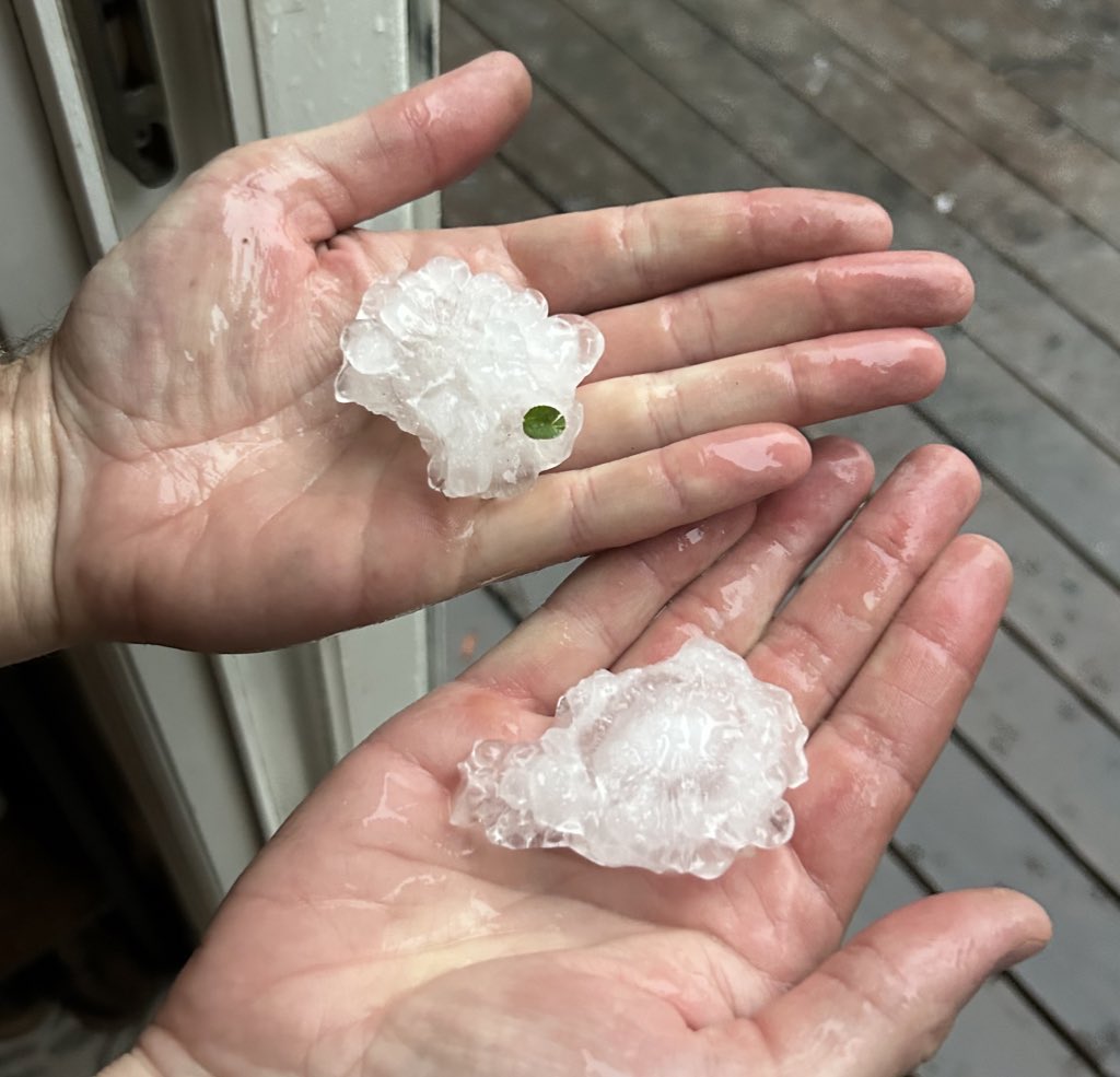 Oyster-sized hail now in Minneapolis. #mnwx 🦪