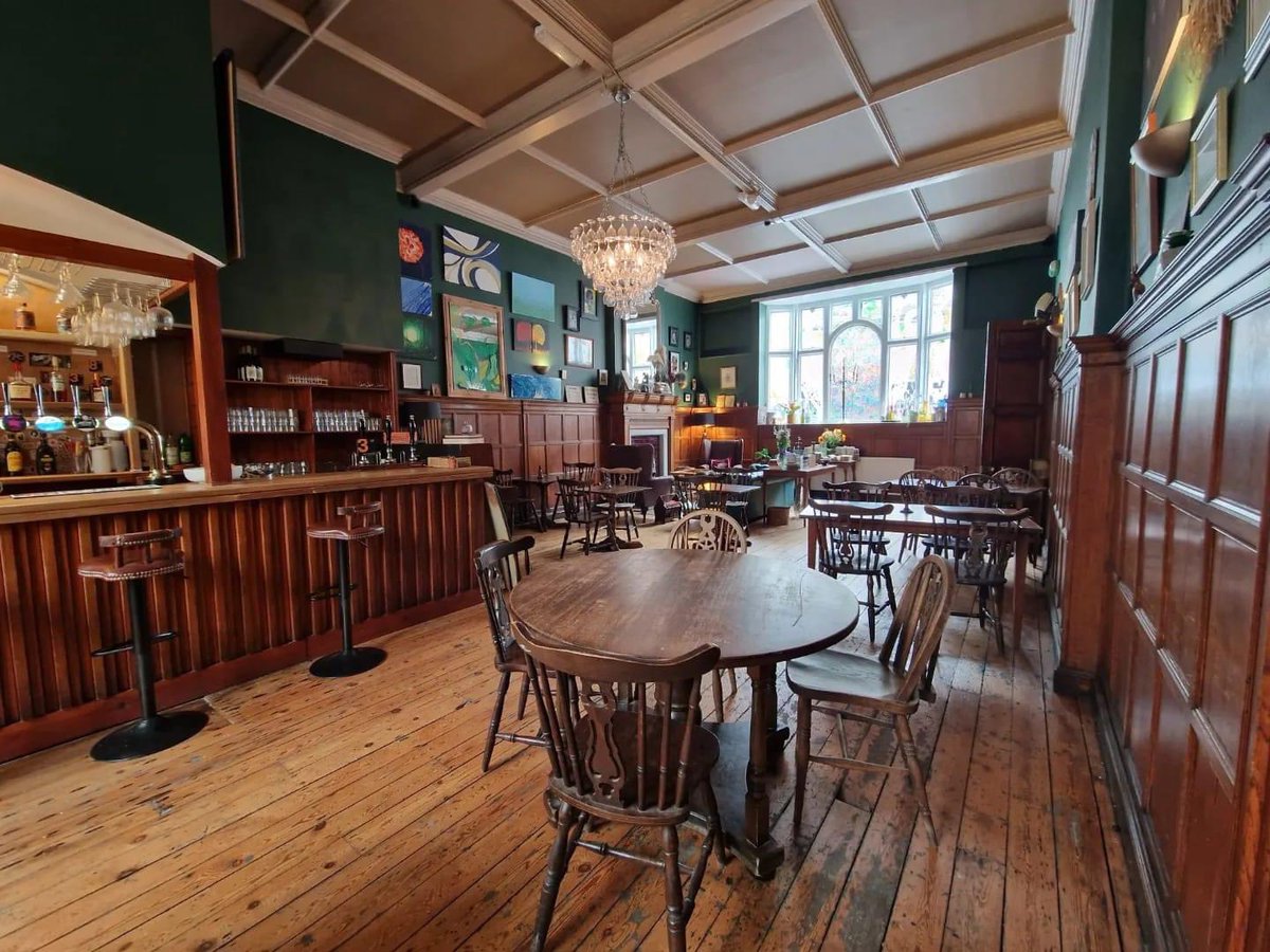 Introducing a brand new venue! 

This December I'll be performing at The Library Bar in Aylesbury, a unique Victorian themed bar in the historic Aylesbury Literary Club! 
Cozy period surroundings dressed for Christmas and a welcome as warm as they come.

wegottickets.com/event/589140