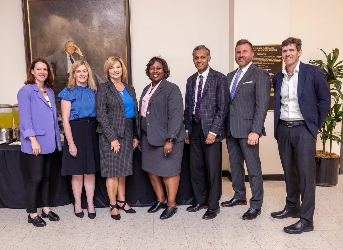 Today is National Dean Day, and the SON is grateful for our Interim Dean, Dr. Martin, today and everyday! We celebrate her and all of the other wonderful Deans at UMMC! #ummcson