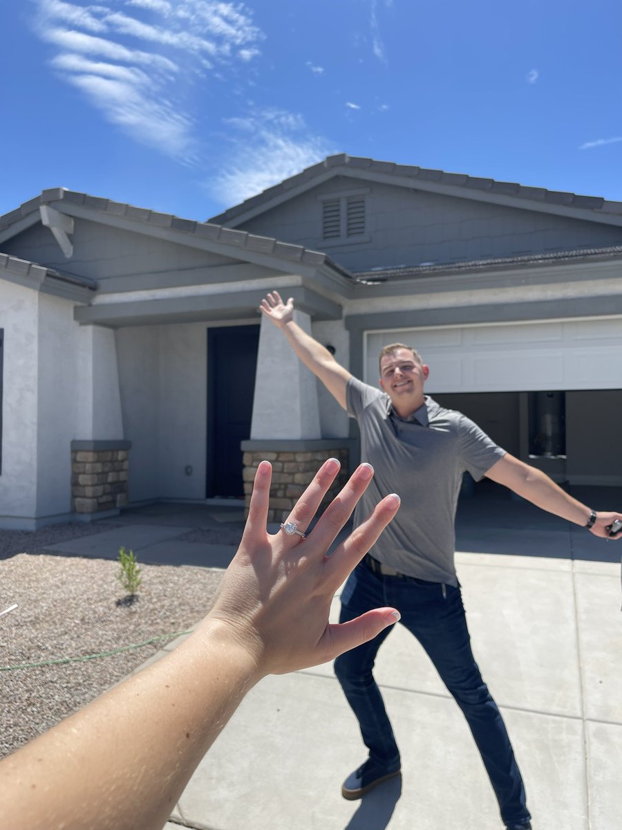 rebeccaxboucher's tweet image. My best friend forever 🤍💍 #engagedaf @BoucherCorbin